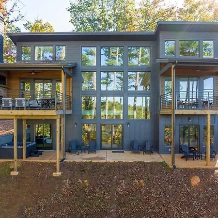 Retreatatcreekside Villa